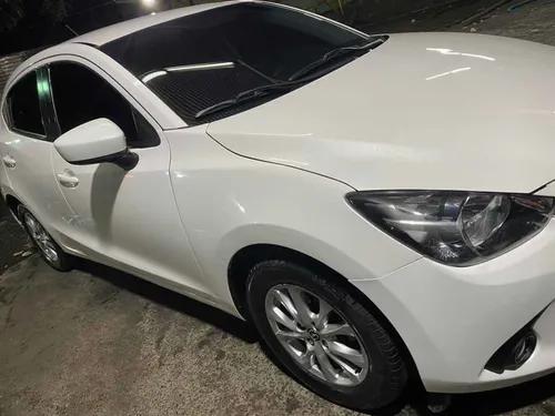 Mazda 2 Touring Mecanico 2016 Blanco Perlado