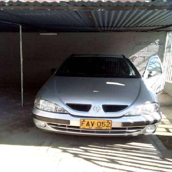 SE VENDE RENAULT MEGANE CLASSIC MODELO 2004