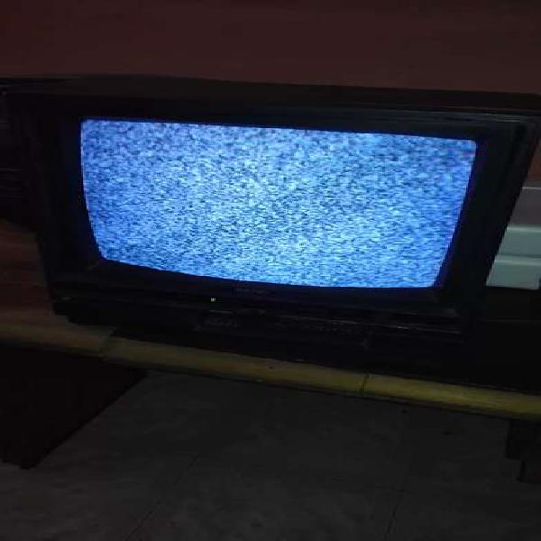 Vendo Televisor Kaiwi 21" clásico con control