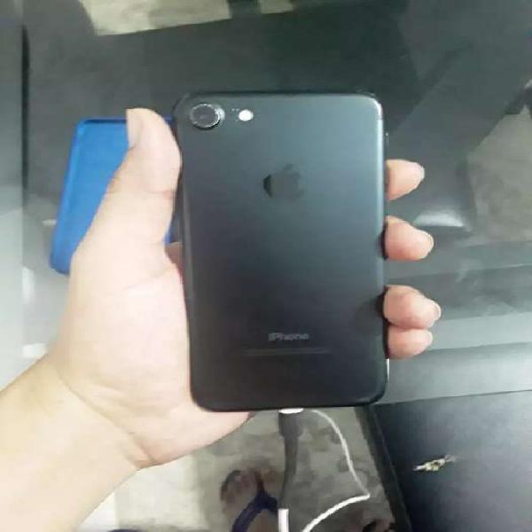 Vendo iphone 7 en excelente estado