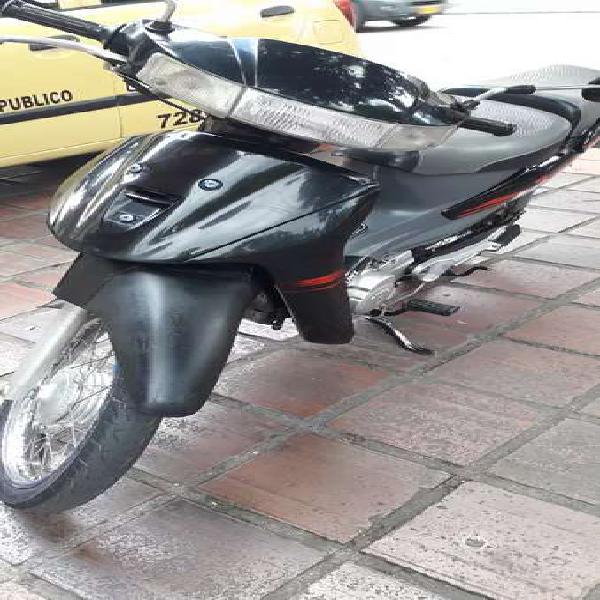 ATENTOss, vendo preciosa moto suzuki.