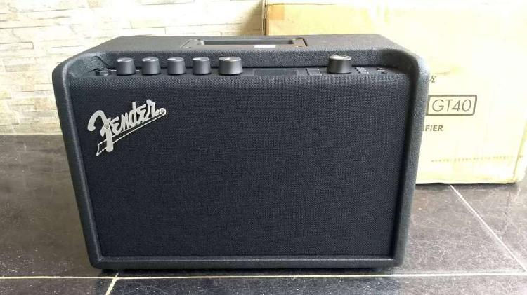 Amplificador para guitarra eléctrica Fender Mustang GT40