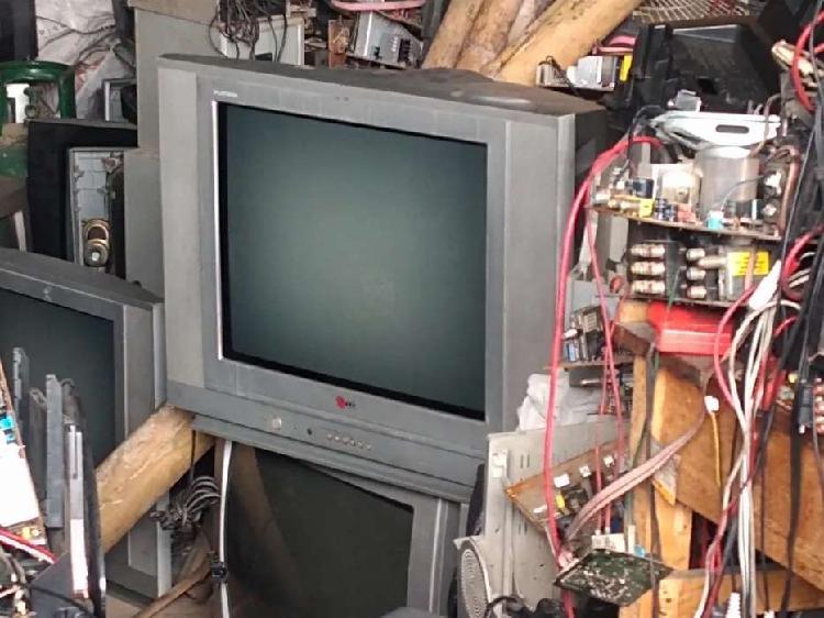 Cambio televisores viejos dañados por buenos