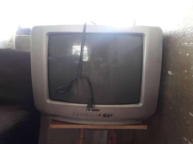 En venta televisor para repuestos
