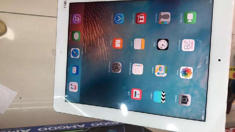 Ipad 2 de 9’7” de 16 gb libre de icloud con cable