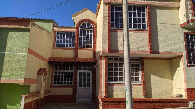 Se vende casa 2 pisos barrio el guamo