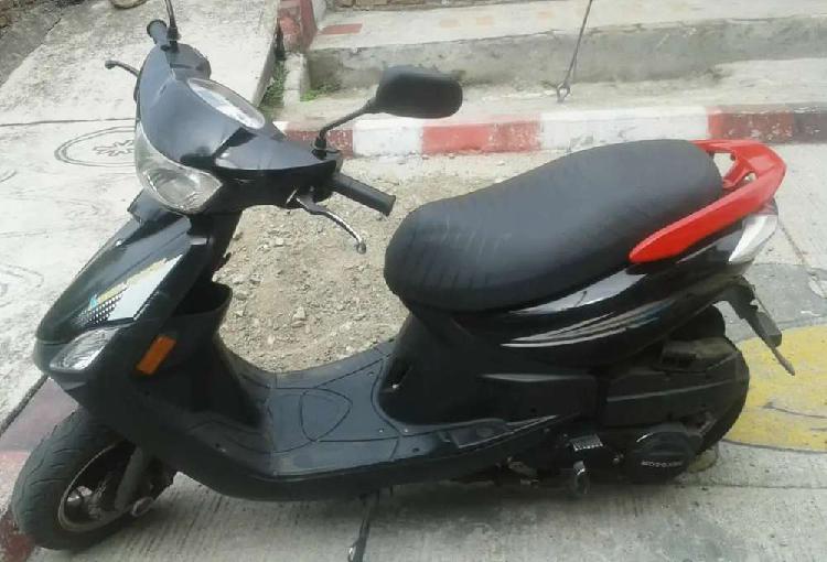 Se vende moto ABC Luxur Sport 125 en Palmira