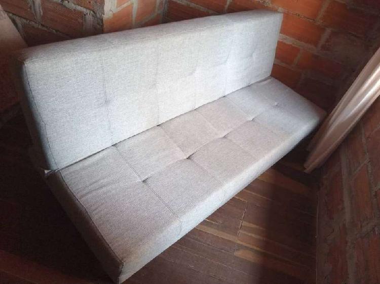 Sofá Cama con 2 meses de uso. Color gris , reclinable en 2