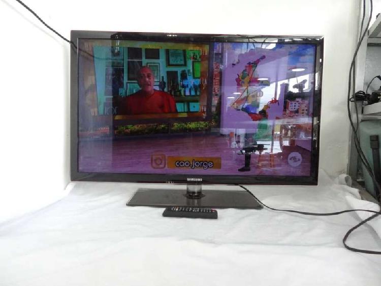 TELEVISOR SAMSUNG LED 40" MODELO UN40D5500 RM CON CONTROL