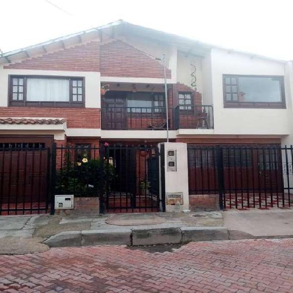 Venta de linda casa + apartamento en Tenjo-Cundinamarca