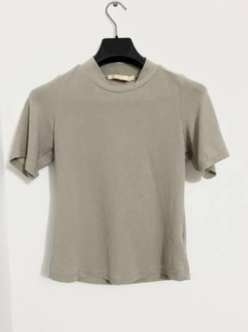 CAMISETA BEIGE CON DESTELLOS