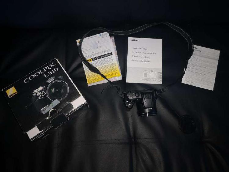Cámara Nikon Coolpix L310 Usada