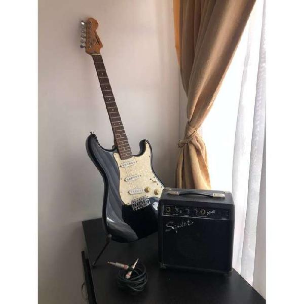 Guitarra Eléctrica Fender Squier Strat + Amplificador
