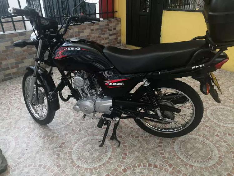 Moto Suzuki poco uso