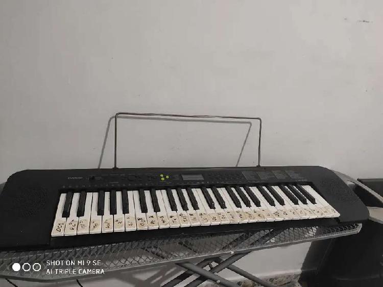 Piano Casio CTK-240