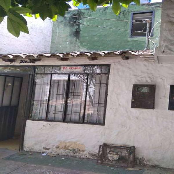 Se vende casa de dos pisos en ciudadela Comfenalco (Girón)