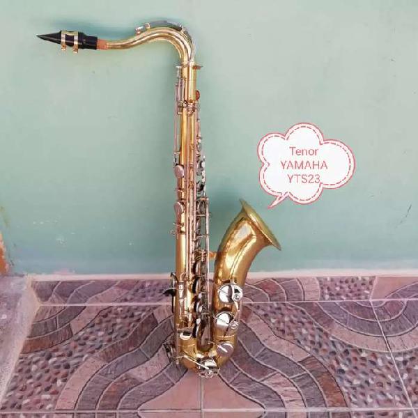 Se vende saxofon Tenor yamaha YTS23