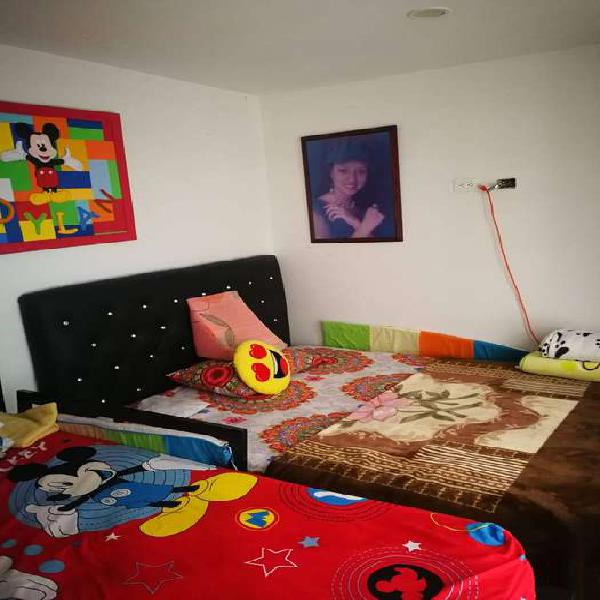 se vende casa amplia en la miranda