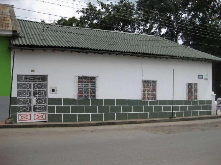 CasaLOTE, súper central, sobre el Camellón Calle - 8va.