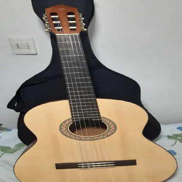 Guitarra Yamaha C40 M