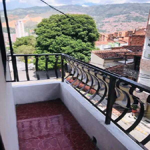 Se vende apartamento muy bien ubicado