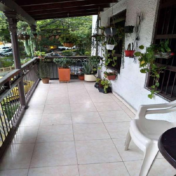 vendo casa unifamiliar en envigado (barrio el trianon)