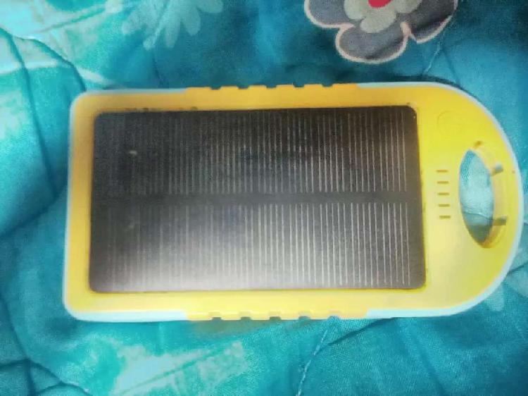 Batería portatil solar
