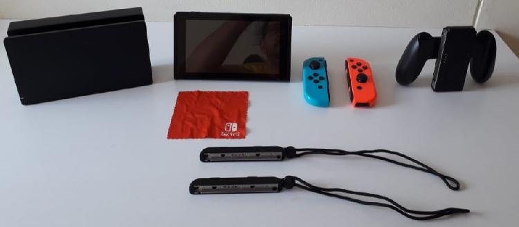 VENDO NINTENDO SWITCH USADA BUENA