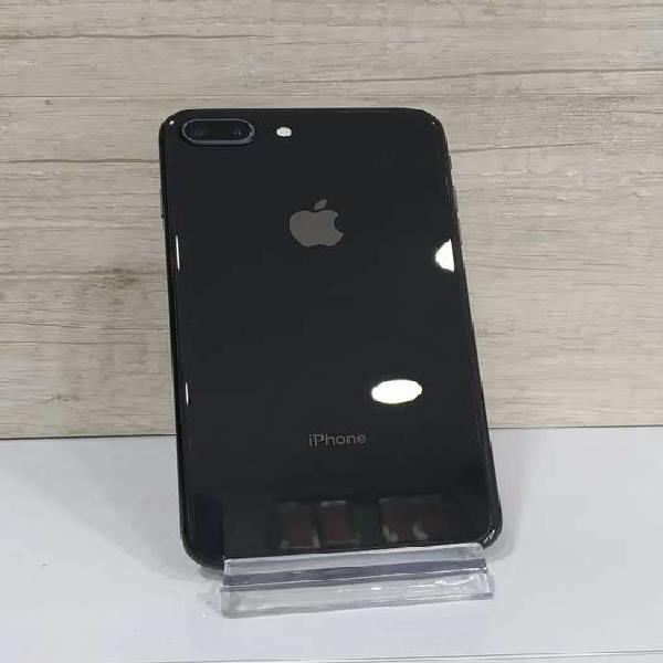iPhone 8 Plus de 64 gb Negro