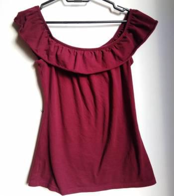 Blusa color morado cuello bandeja