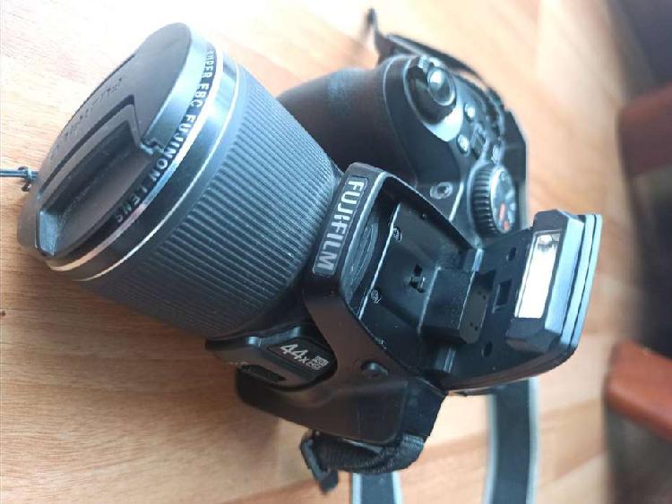 Camara Fotografica Profesional Fujifilm Finepix S8400w Wifi