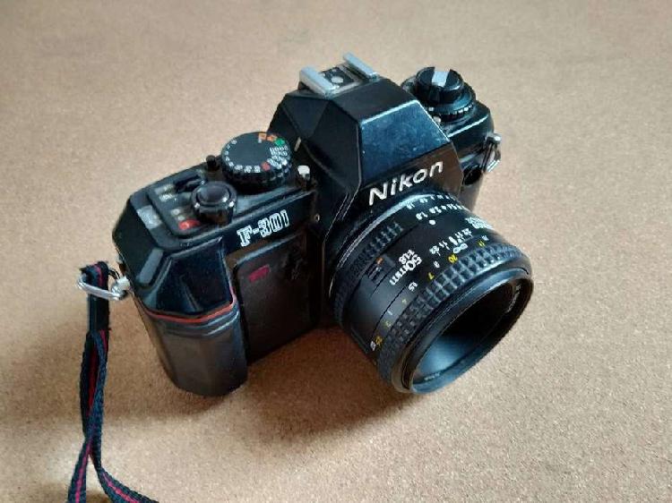 Cámara Análoga Funcional A+ Nikon F 301