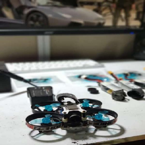 Drone mini fpv cine bee 75 con gafas y 4 baterias