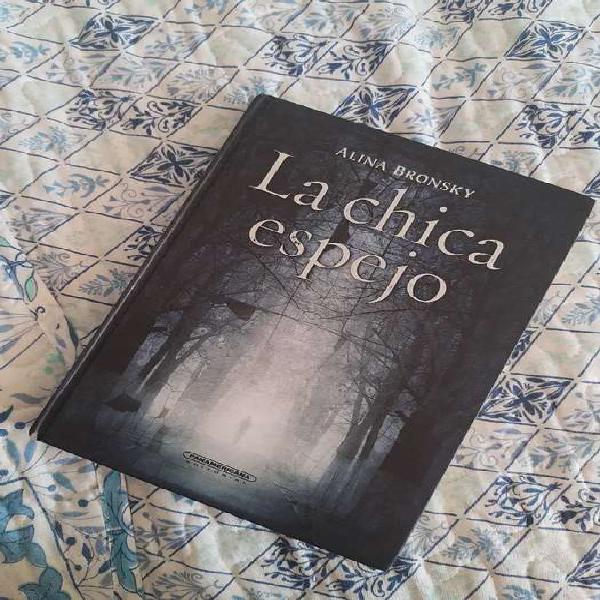 Libro la chica espejo