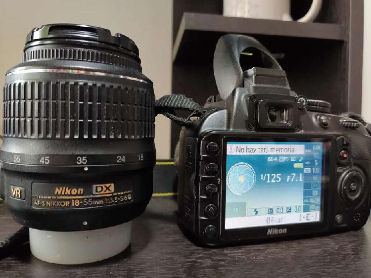 Nikon D3100 con lente 50mm y 18-55