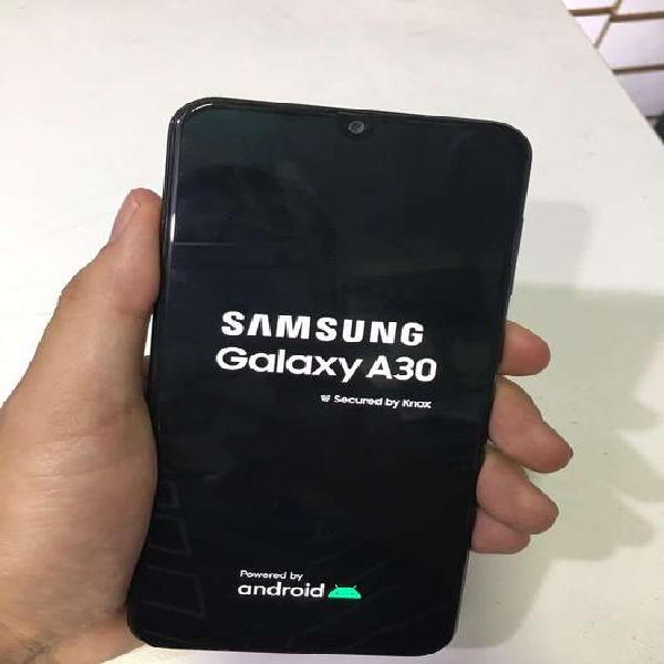 Samsung Galaxy A30 Con Accesorios Originales