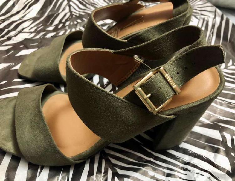 TACONES VERDE OLIVA