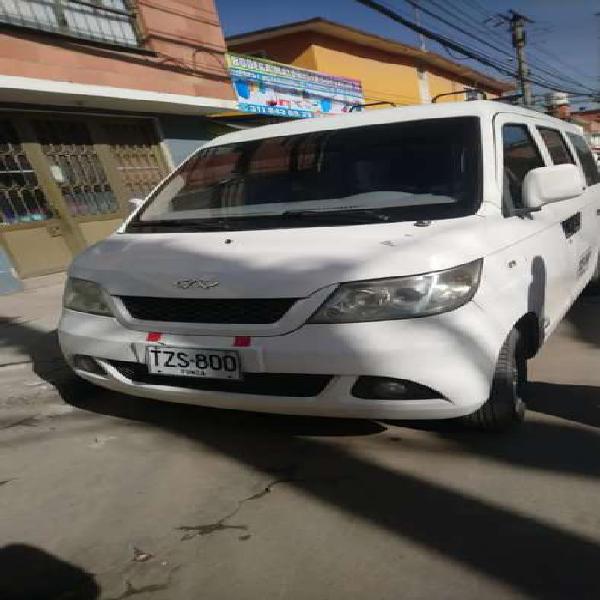 Vendo van pasajeros placa blanca