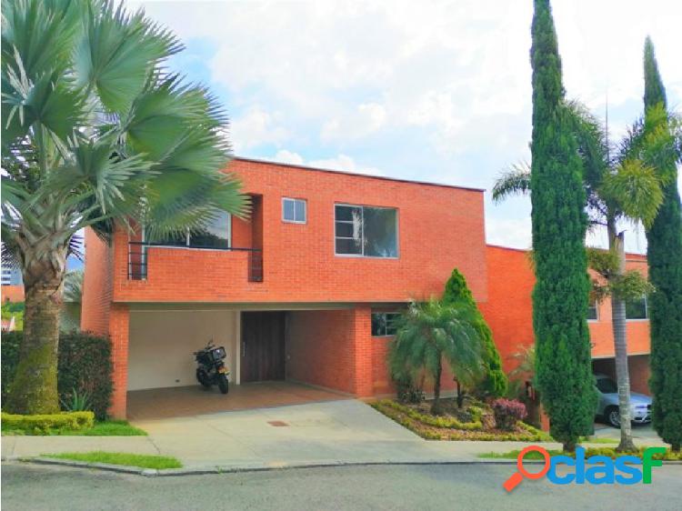 Casa en venta, Envigado - Loma Benedictinos