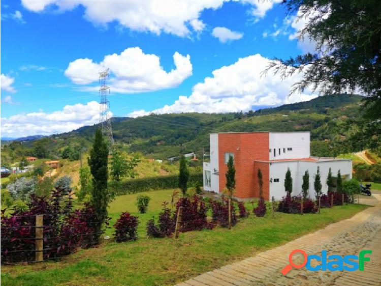 Hermosa casa campestre para la venta en Santa Helena,