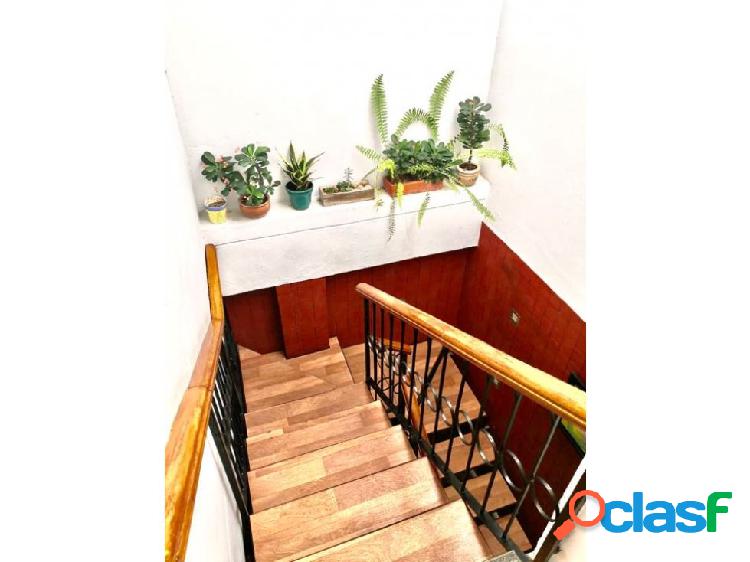 Linda casa a la venta en conjunto