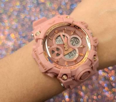 Hermoso reloj palo de rosa