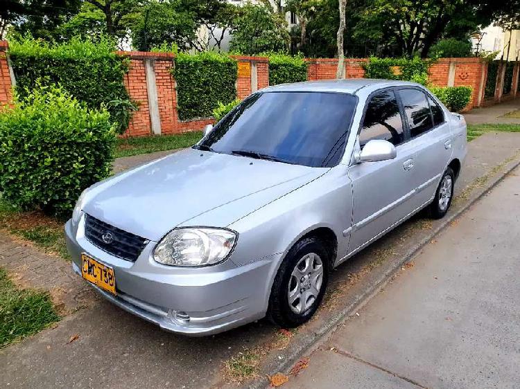 Hyundai accent gyro mod 2005, recibo moto de bajo cilindrajr