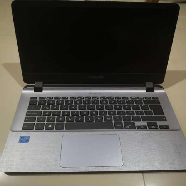 Portátil Asus x407