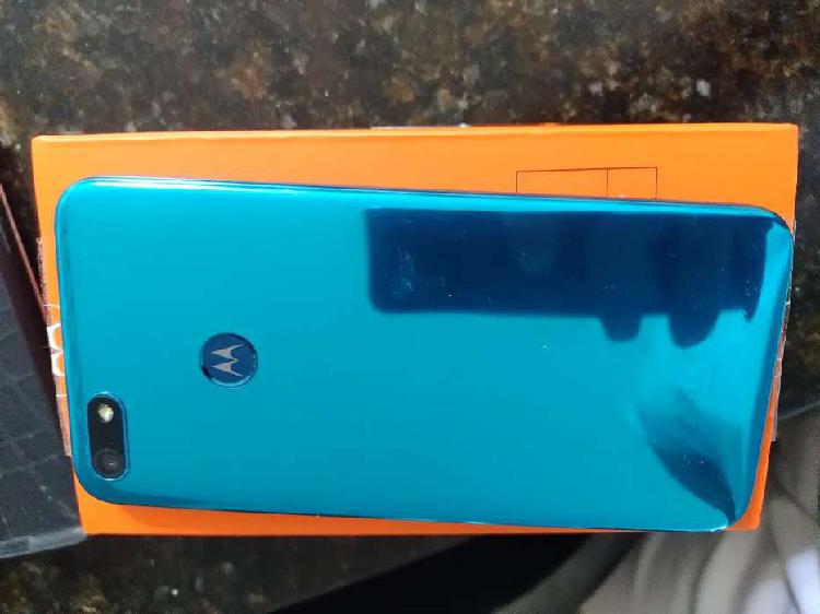 Se vende moto g E6 pley con 20 días de uso