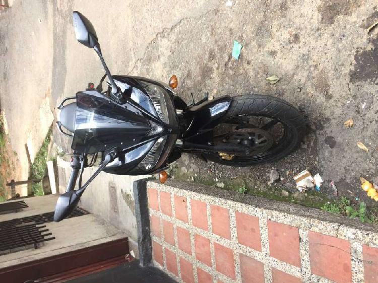 Vendo O Cambio Moto Fz Fazer a Twingo ( Se encima el