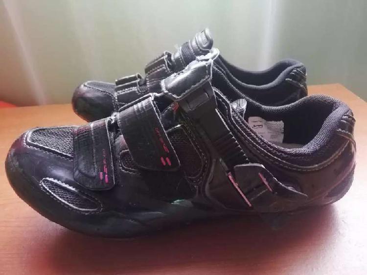 Zapatillas de ruta Shimano, talla 39.