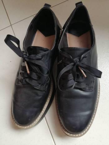 Zapatos negros