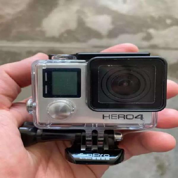 Gopro hero 4. Con accesorios