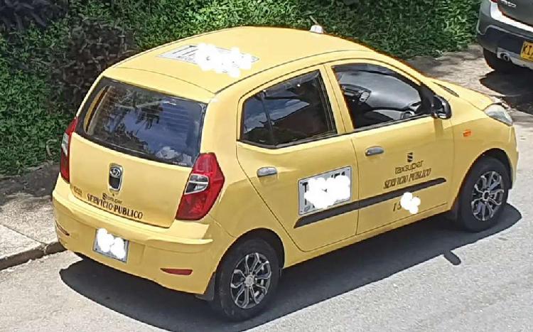 Taxi hyundai i10 modelo 2014, placas Medellin